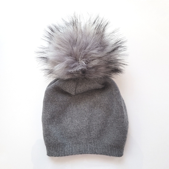 Kyi Kyi Pom Pom Beanie Gray - Picture 1 of 5